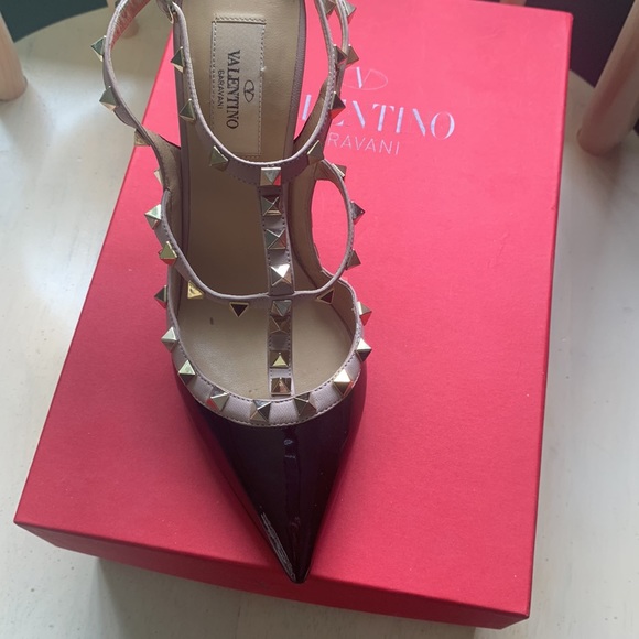 Reposhing my Valentino rock stud pumps. 37.5 - Picture 3 of 13